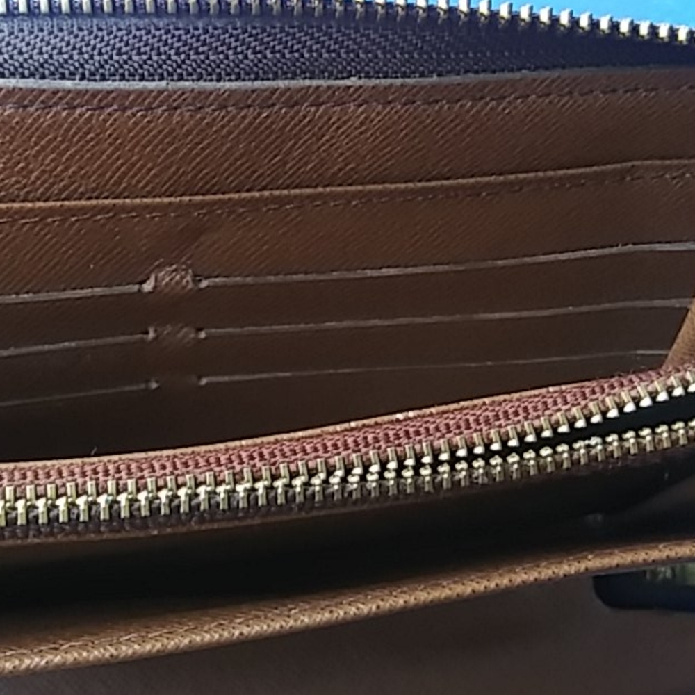 SOLD. 💕Authentic Louis Vuitton Monogram Zippy Wallet - Picture 5 of 16